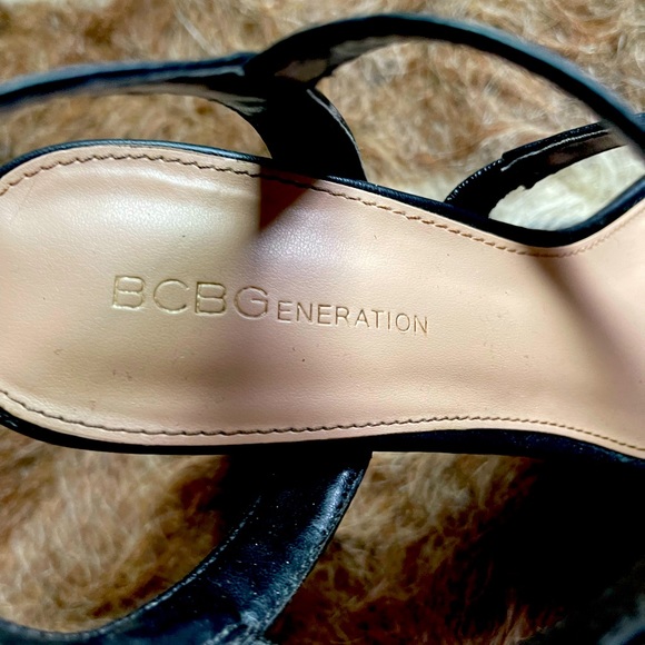 Black strappy BCBG chunky heels - Picture 3 of 3